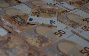Billetes de 50 euros falsos: Consejos para identificarlos&hellip;
