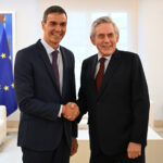 Pedro Sánchez se encuentra con Gordon Brown para abordar la cooperación en Finanzas Globales
