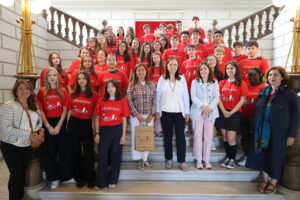 Rosa Melchor da la bienvenida en el Ayuntamiento&hellip;